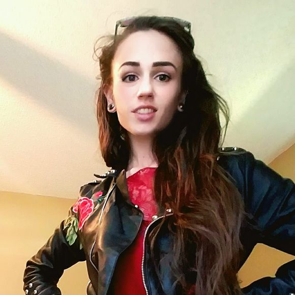 Meet your Posher, Kaitlin - Picture 1 of 1